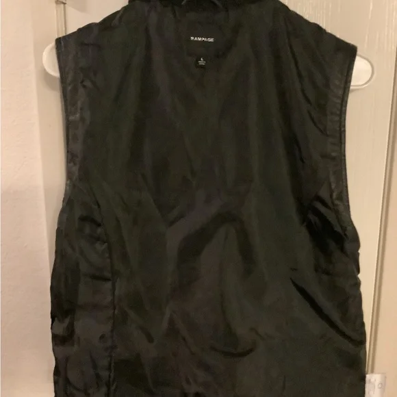 Rampage Brand - Faux fur vest, size large - Picture 11 of 11